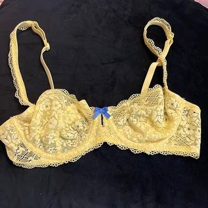Gilligan & Omalley lace bra size 34A yellow with blue bow cute and sexy Demi